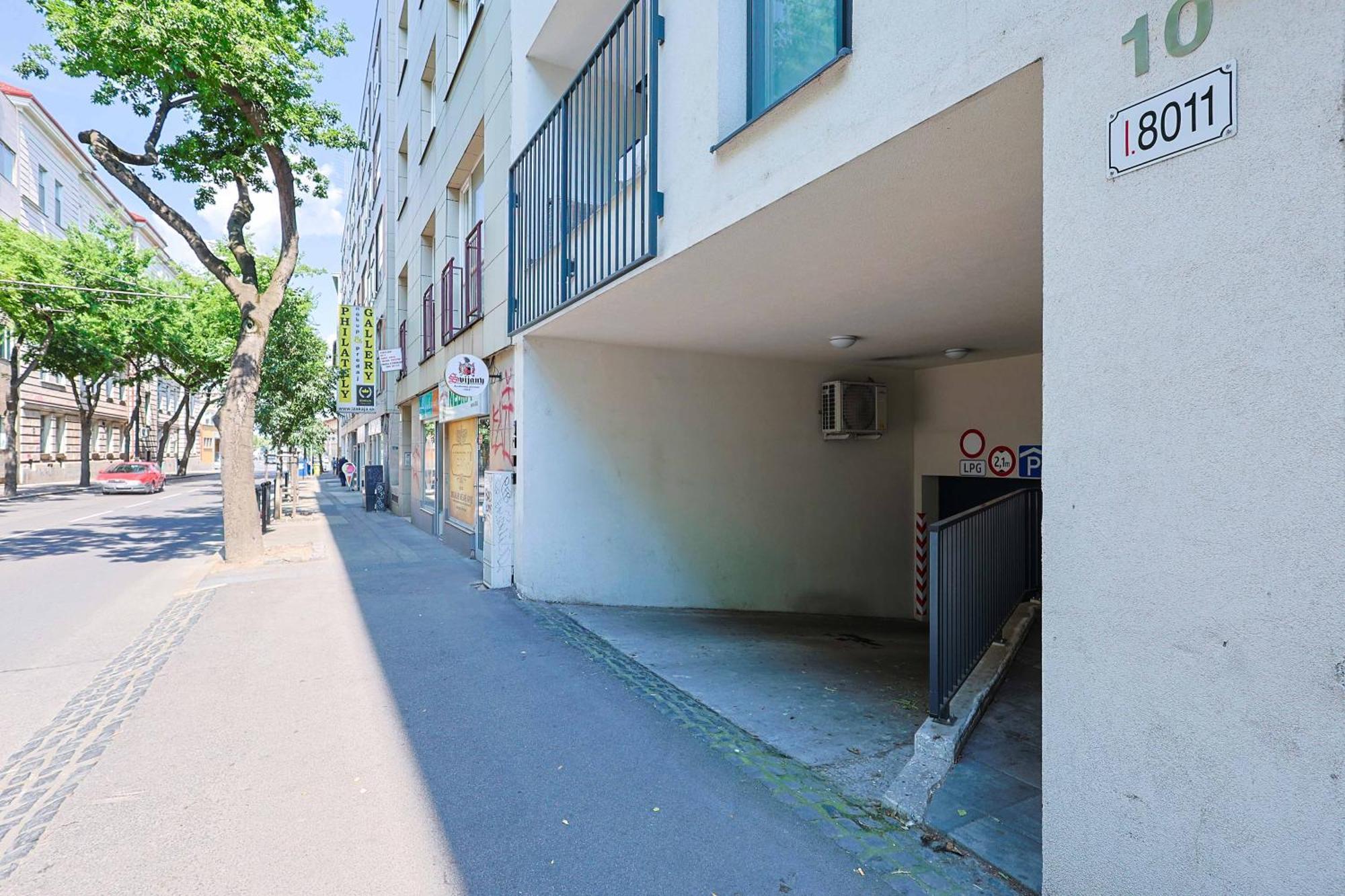 דירות ברטיסלאבה Adamick Place In City Centre With Free Parking מראה חיצוני תמונה